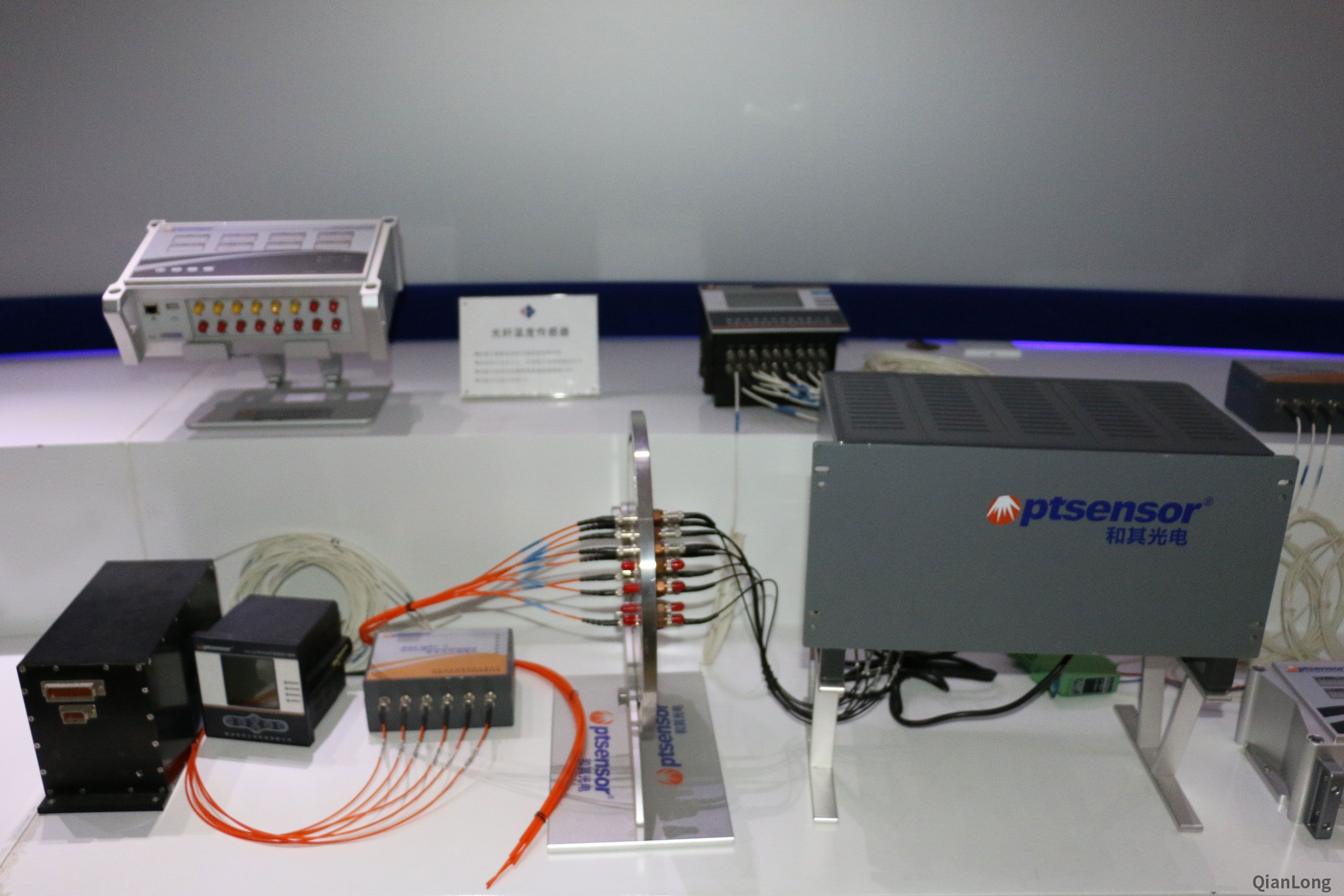 11.在西安光電所科技成果展示中心內展出的光線溫度傳感器。（千龍網軍事頻道記者 馬群 攝）