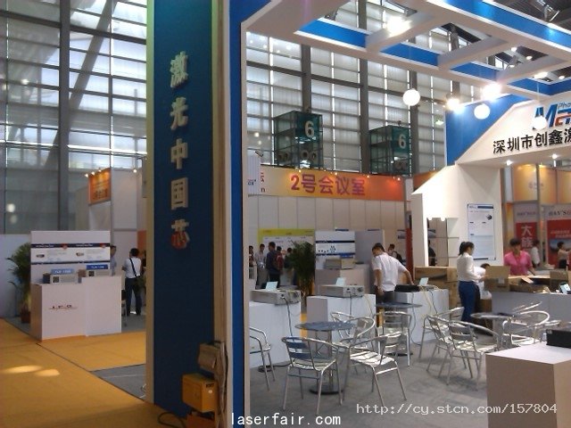 創(chuàng)業(yè)板上市公司金運激光的激光雕塑產(chǎn)品，先用繡花技術(shù)弄好再根據(jù)激光打印出來的，主要用于婚紗和高檔服飾。