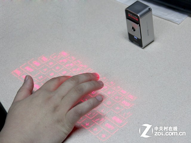 科技照亮生活 虛擬激光鍵盤的前世今生 別用太平洋的圖，，換成ZOL的吧 